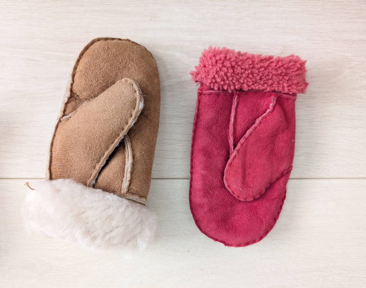 CSM Childrens Sheepskin Mittens: Chocolate